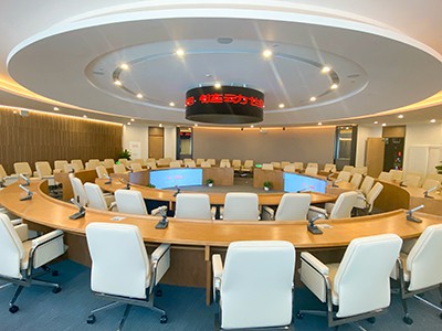 Tendezone Naidoan tuman o'qituvchilarining o'quv maktabini mukammal javob ber...